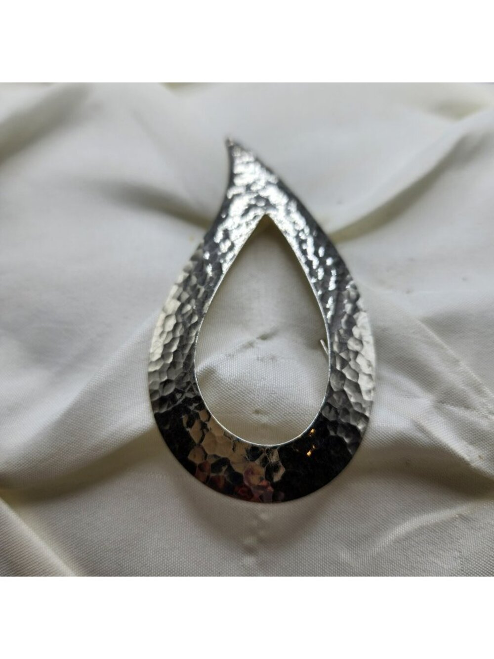Vintage Hammered Brooch Tear Drop Gold Tone Modernist Brutalist Costume Jewelry